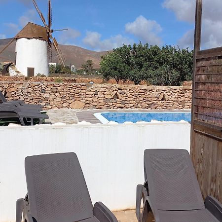 Encantadora Casita Con Molino Y Piscina Antigua  Buitenkant foto