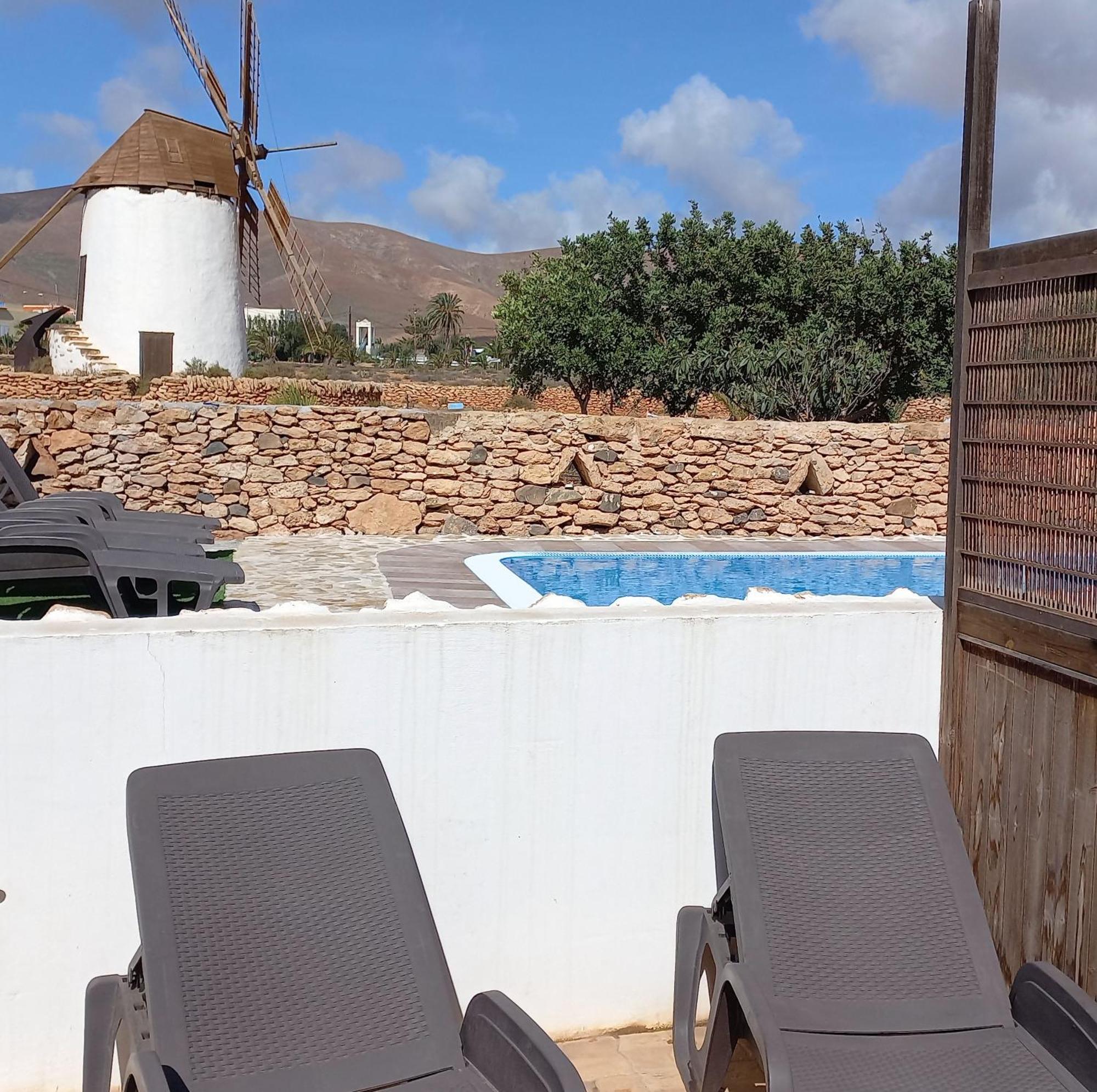 Encantadora Casita Con Molino Y Piscina Antigua  Buitenkant foto