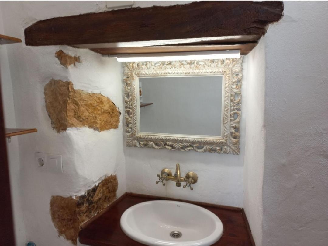 Encantadora Casita Con Molino Y Piscina Antigua  Buitenkant foto