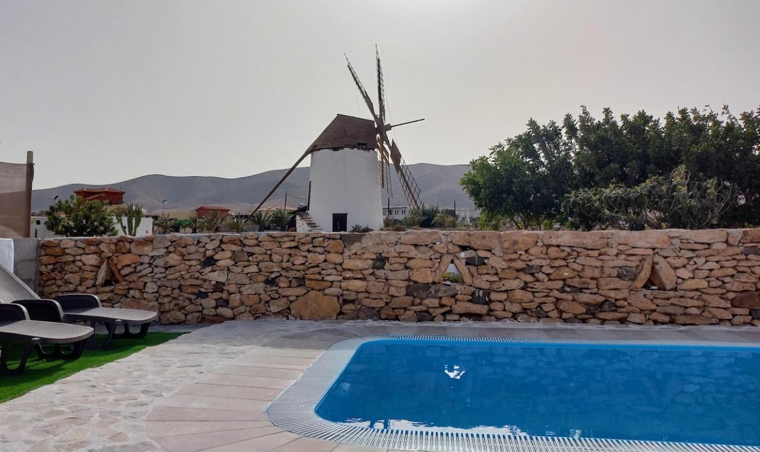 Encantadora Casita Con Molino Y Piscina Antigua  Buitenkant foto